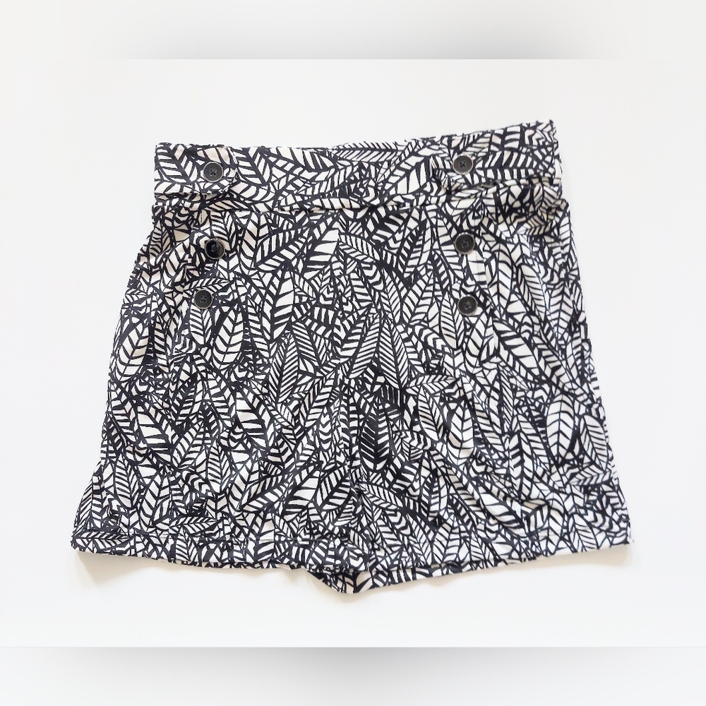 Robert Louis Loose Fit Dress Shorts Leaf Pattern Black White Size Small